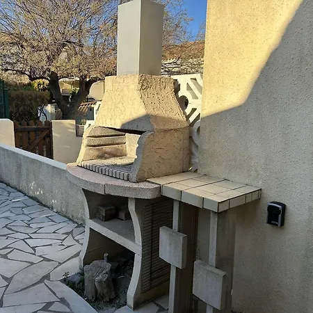 Maison Pour 6 A Saint Pierre La Avec Piscine Et Espace Exterieur - Fr-1-229d-152 *