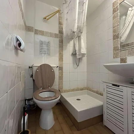 Maison Pour 6 A Saint Pierre La Avec Piscine Et Espace Exterieur - Fr-1-229d-152 * Fleury (Aude)